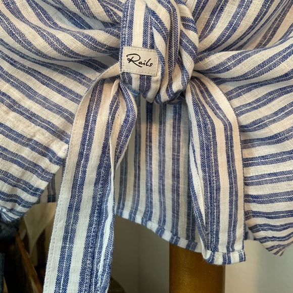 RAILS Rylan top in Atlas Stripe. Long sleeves, patch pockets, adjustable tie hem - Picture 5 of 9